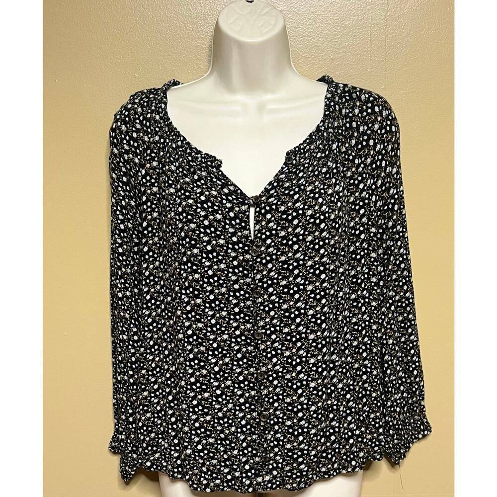 Maurice’s Floral Cinched Bottom Top with Bronze Buttons